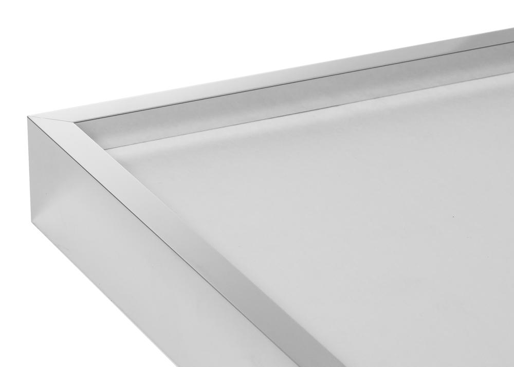 Cadre Nielsen Premium Alpha Brillant Argent 60x90 cm